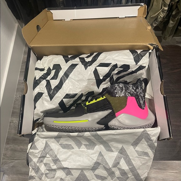 Size 10. Jordan Why Not ZER0.2 I Don't Care **BRAND NEW**Deadstock - Picture 4 of 13